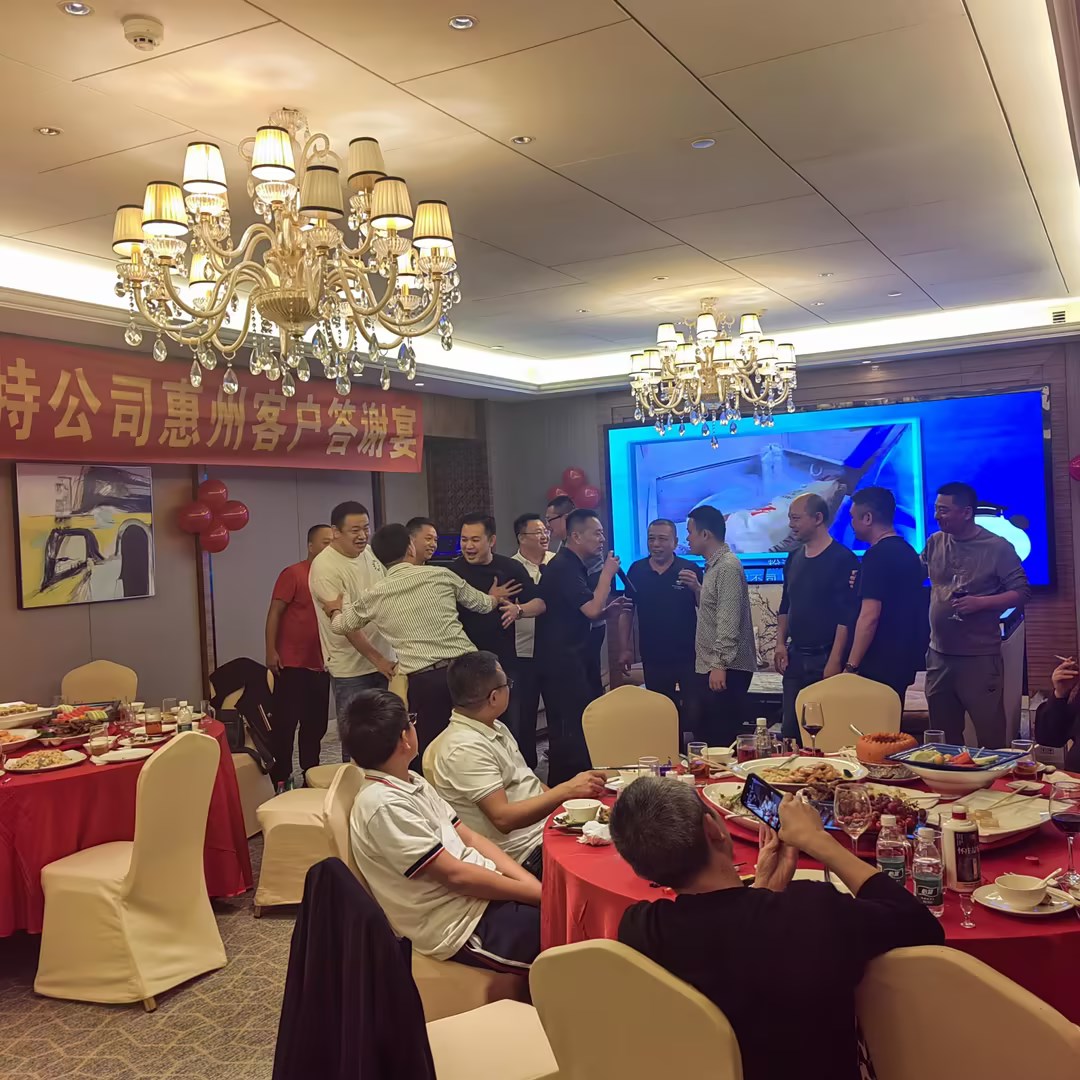 1702538101626390.jpg 8d5564a4ebbeb41514fd3a95b848614e.jpg